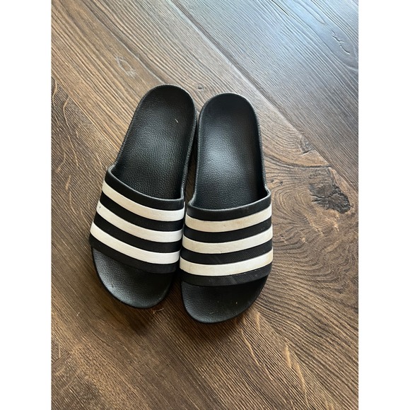 Adidas Slides Sandals Mens Three Stripe Black White Casual Comfort size 8 - Picture 1 of 1
